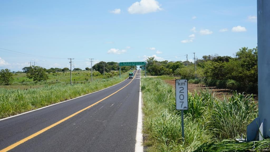 Supervisa SICT avances de la carretera Las Cruces-Pinotepa Nacional