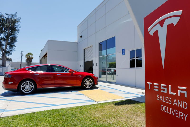 Tesla sabía de defecto en autopiloto antes de choque fatal abogado-investing