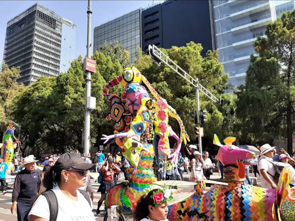 Desfile de Alebrijes Monumentales celebra la cultura mexicana en la CDMX