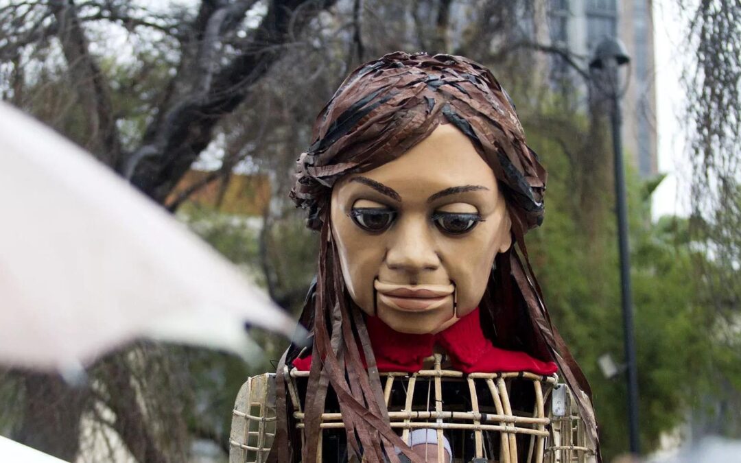 Llega la marioneta de la solidaridad Amal a la UNAM