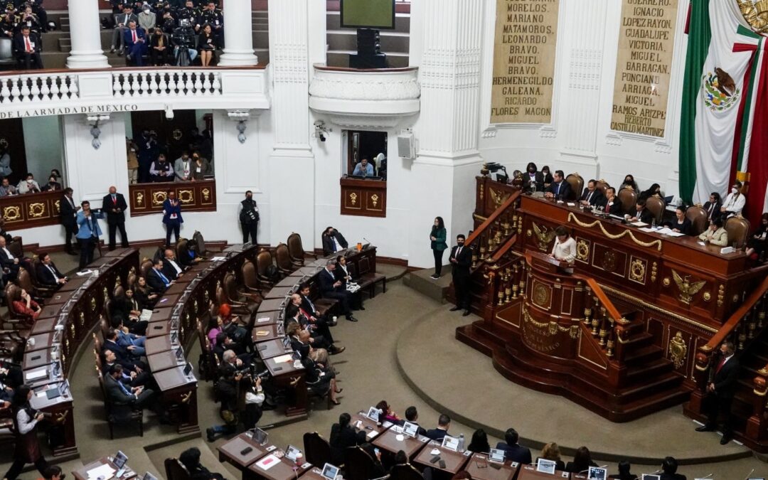 Legisladoras de oposición van por la cabeza de José Carlos Acosta