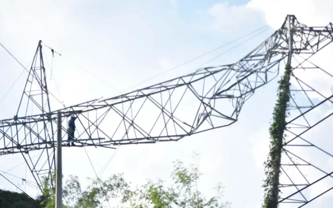 CFE restablece en Guerrero el 90% de energía eléctrica tras Otis