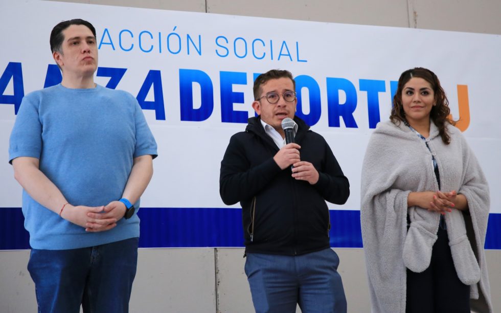 Entrega alcaldía Benito Juárez apoyos económicos a deportistas destacados