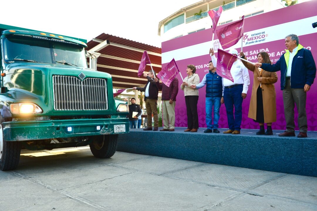 Delfina Gómez envió 60 camiones para realizar labores de limpieza en Acapulco