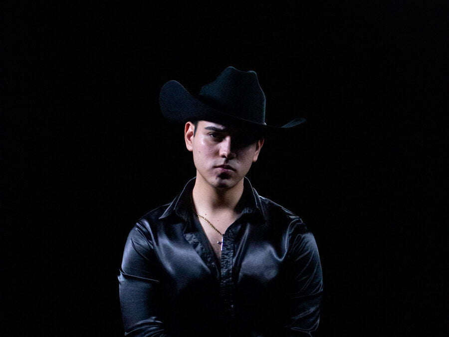 Franco Rey le canta al desamor con su nuevo álbum «Buena suerte»