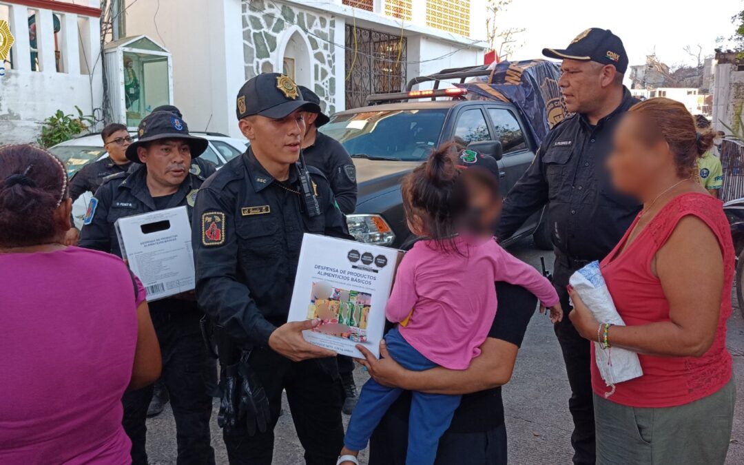 Policías y equipo médico de la CDMX brindan ayuda en Acapulco