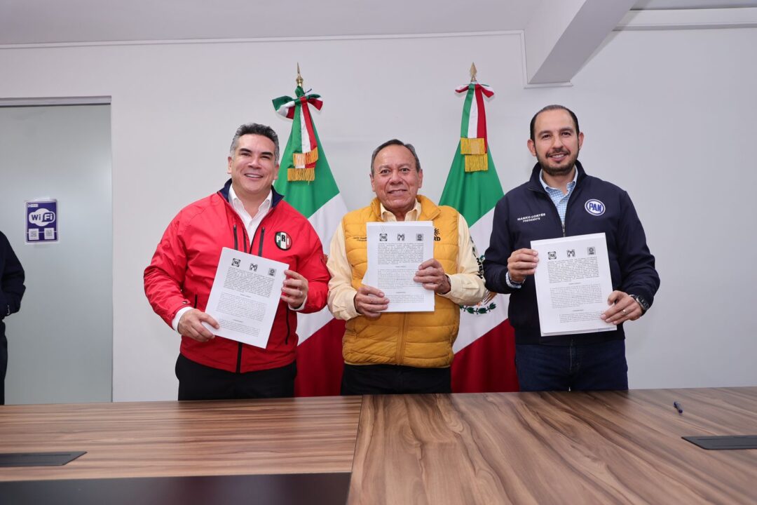 PAN, PRI y PRD registran ante INE coalición para Presidencia y Congreso de la Unión