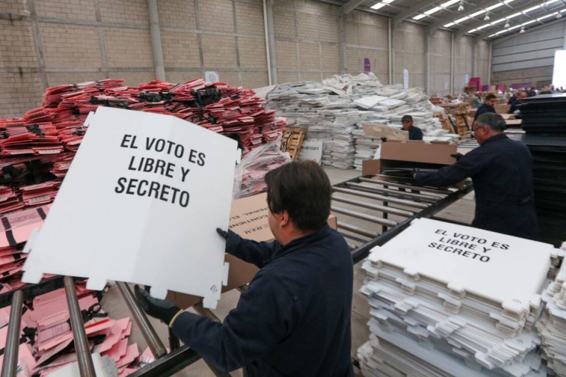INE comenzó la entrega de materiales electorales para la jornada del 2 de junio