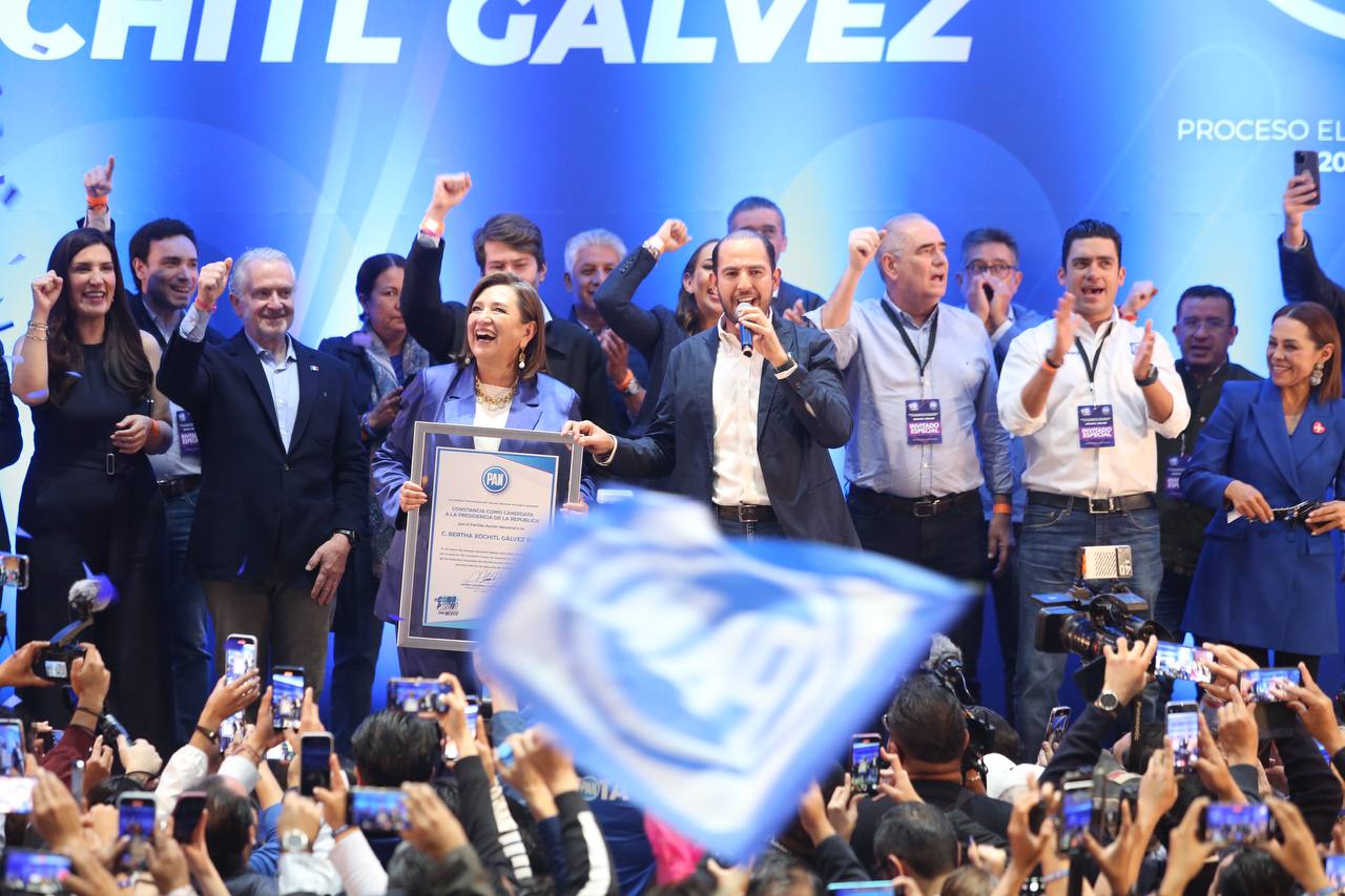 Recibe Xóchitl Gálvez constancia del PAN como candidata presidencial