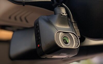 Mejora la seguridad instalando una nueva dashcam en el auto
