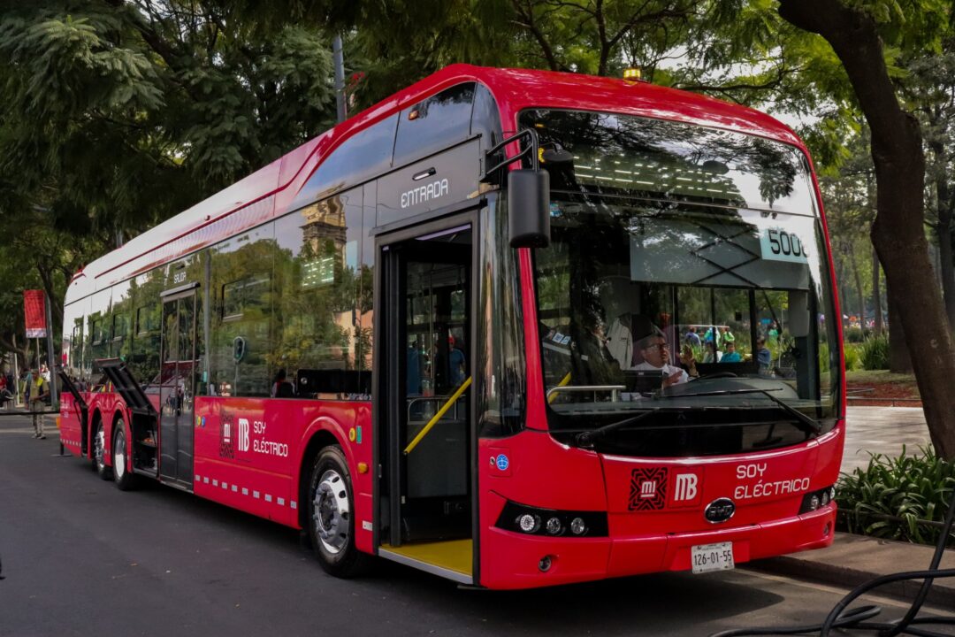 Concluye Metrobús incorporación de 55 nuevas unidades eléctricas en Línea 4