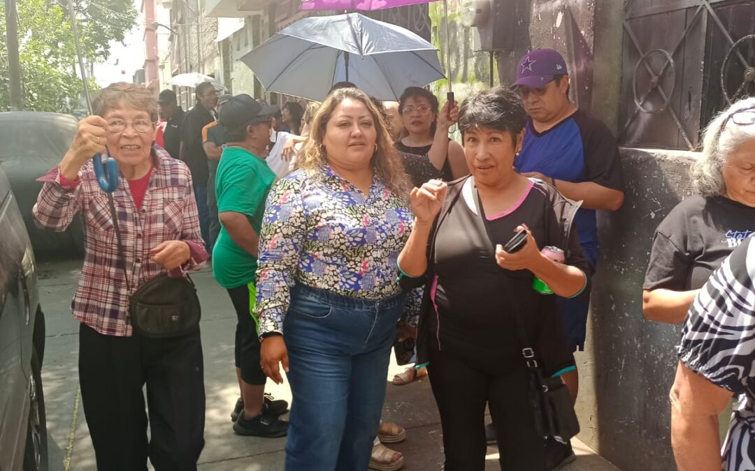 Rita Cecilia Contreras emite su voto e invita a la ciudadanía a participar