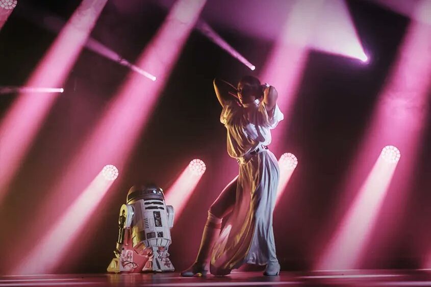 The Empire Strips Back ¡La parodia burlesca de Star Wars!