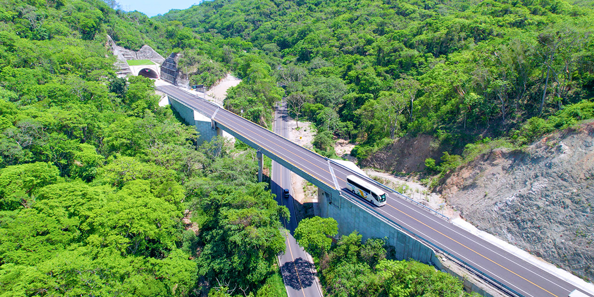 Nueva autopista impulsa el turismo en Puerto Vallarta
