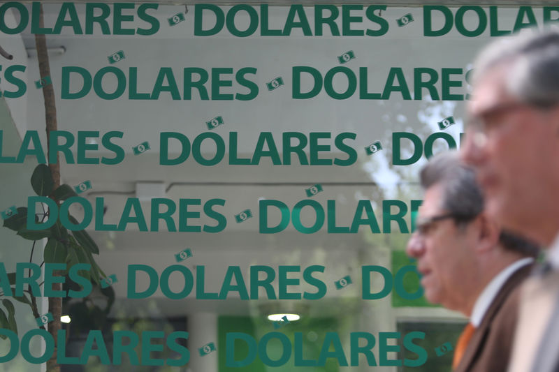 ¡PÁNICO! Precio del dólar rompe barrera de los 20 pesos mexicanos, ¿qué pasó?