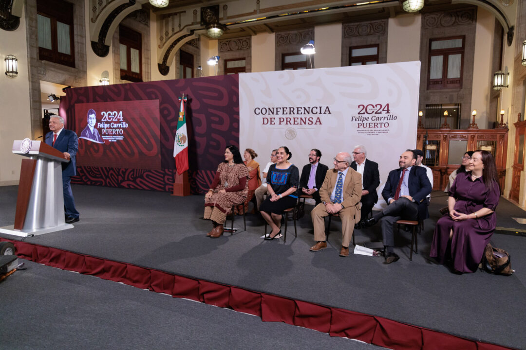 López Obrador encabezó el informe sobre la defensa del patrimonio cultural